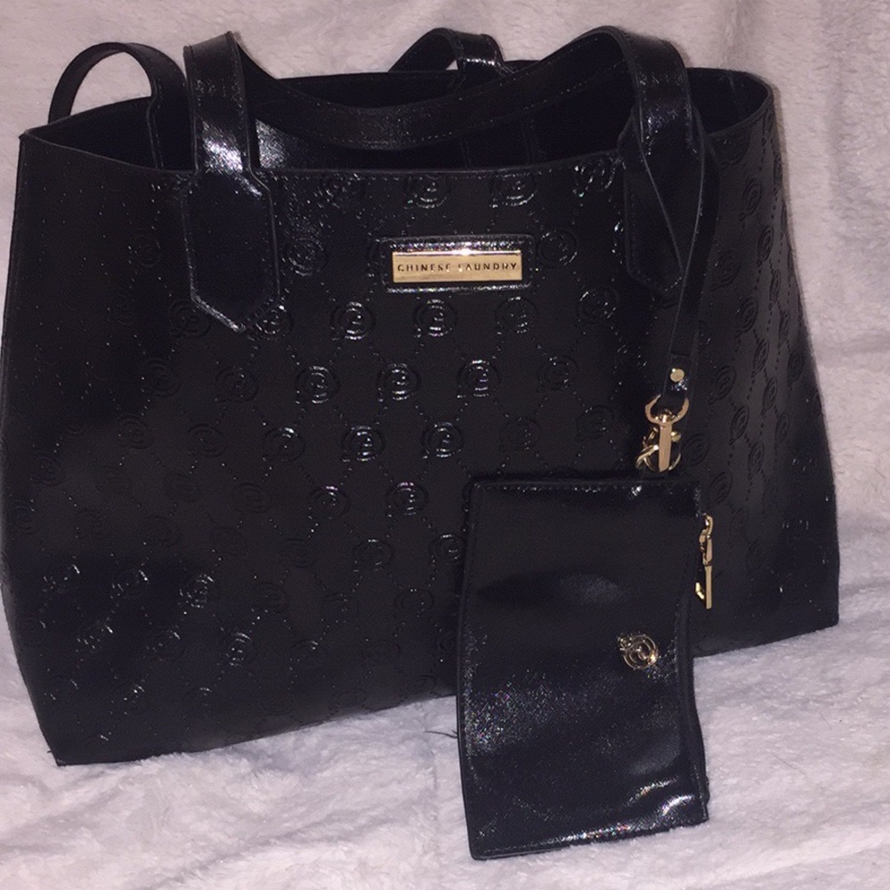Chinese laundry tote